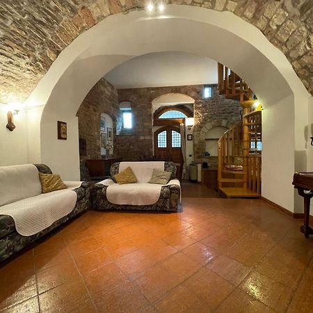 Happy House - Porta San Giacomo Apartment Assisi Bagian luar foto