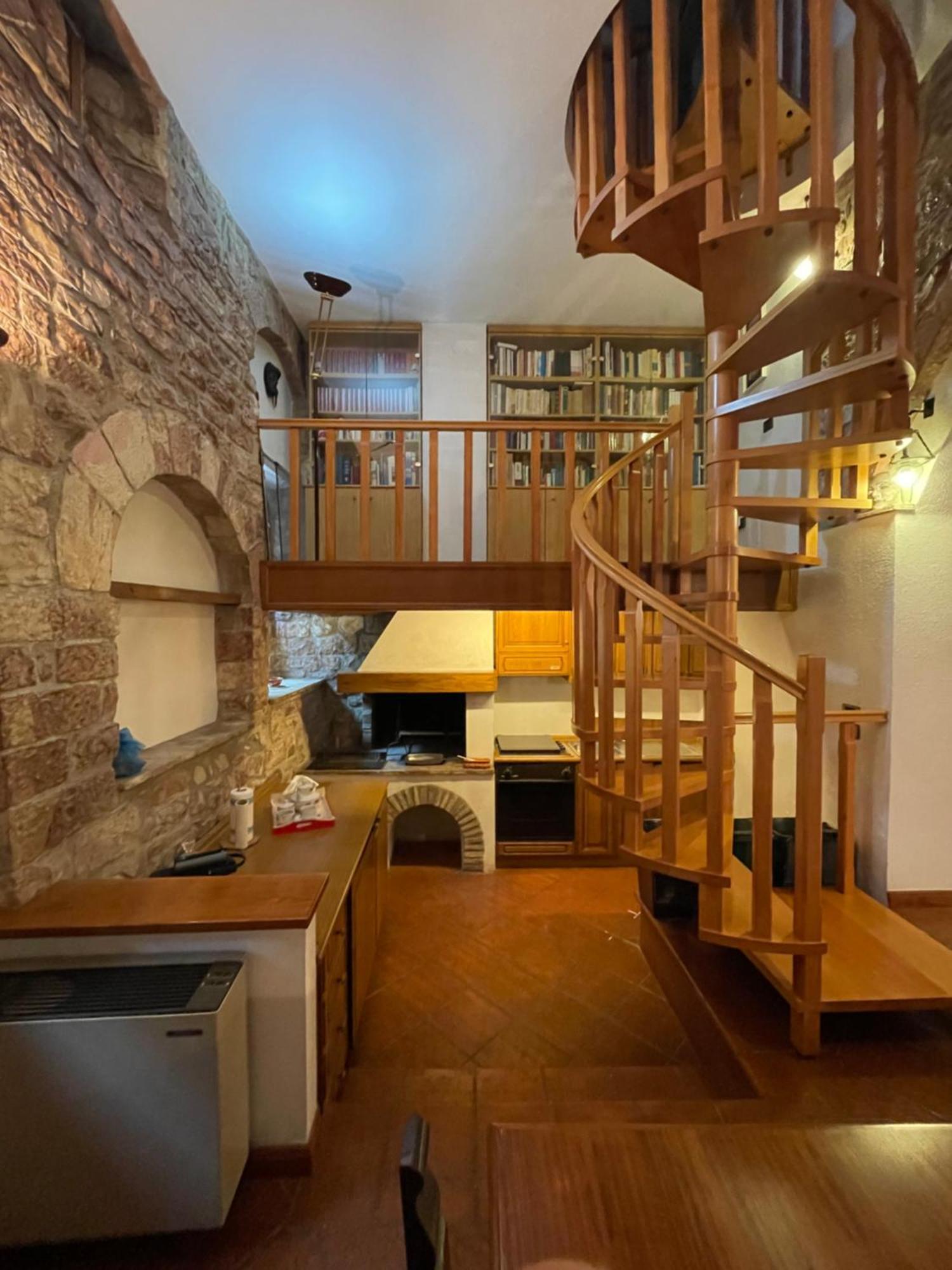 Happy House - Porta San Giacomo Apartment Assisi Bagian luar foto
